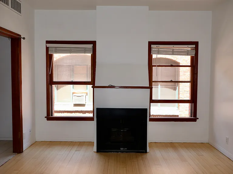 Burnside Apartments — Photo 6