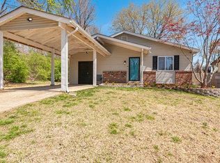 2695 Lindsay Ln, Florissant, MO