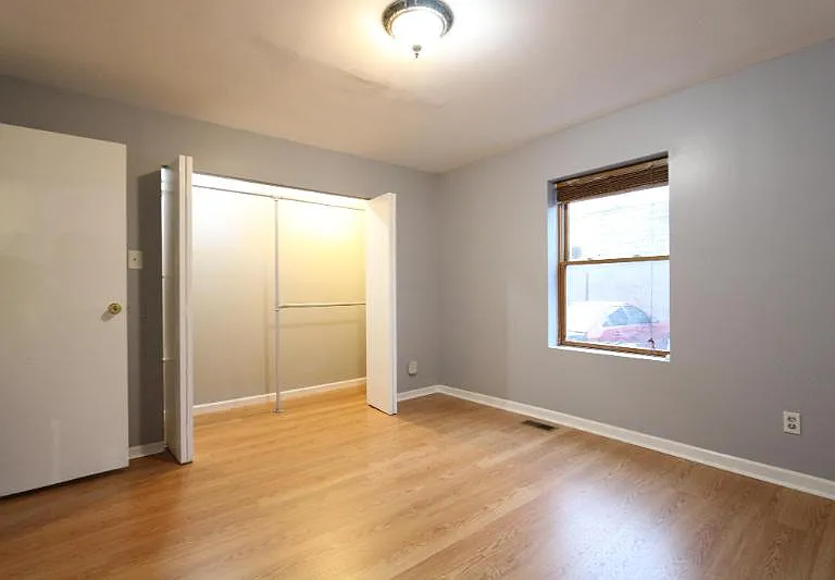 1025 W 20th Pl #1 — Photo 10