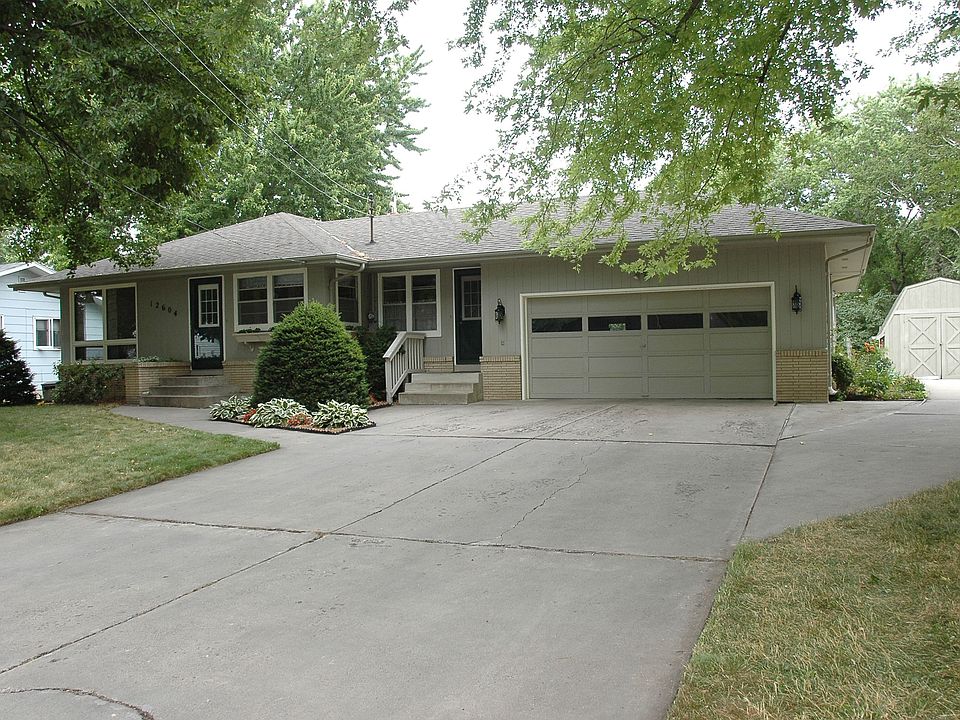 What A Deal At $212,500! Ready To Move In & Enjoy!