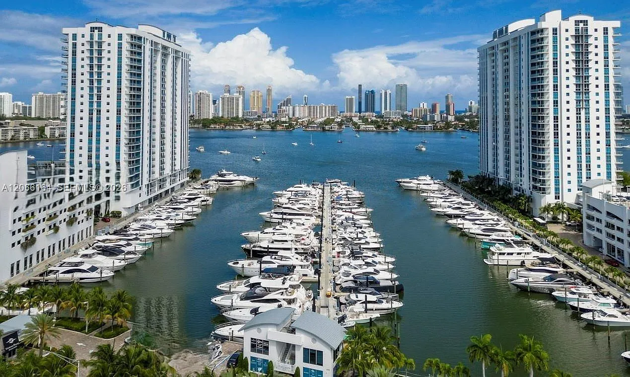 17301 Biscayne Blvd — Photo 2