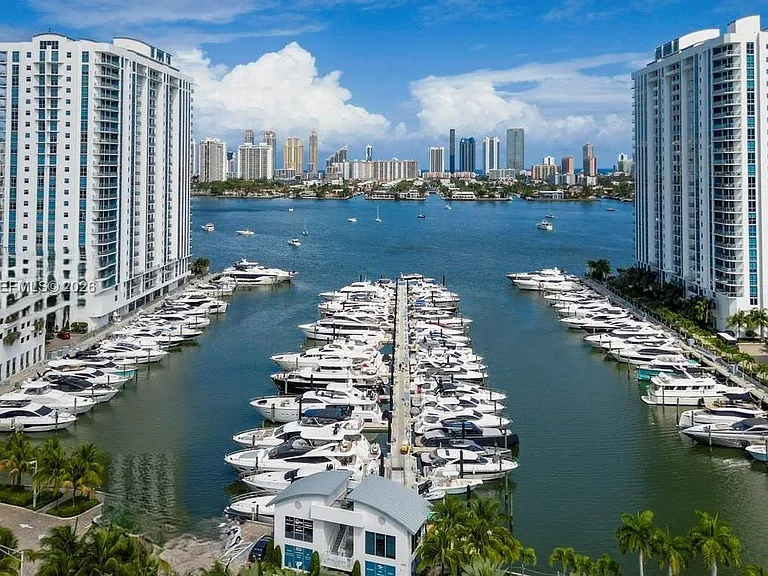 17301 Biscayne Blvd #1004 — Photo 2