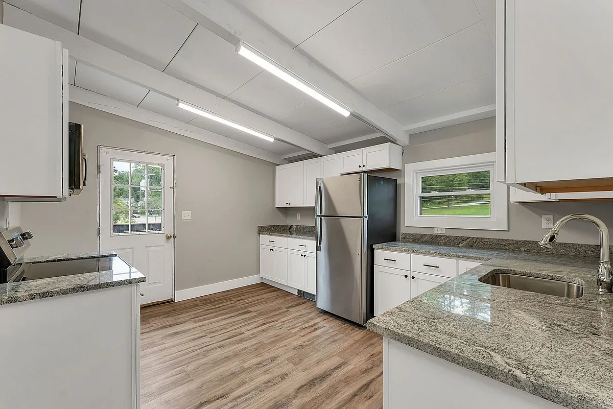 Building Photo - 175 Pleasant St #3C