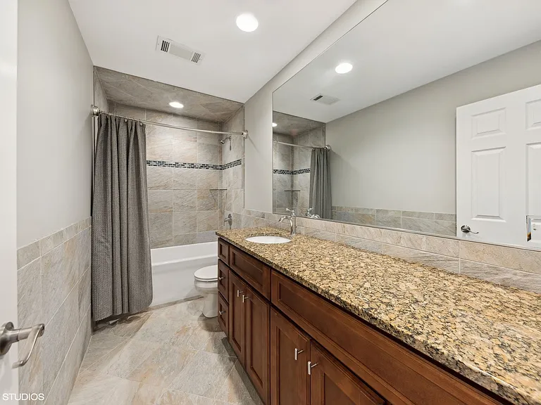 15020 King Dr — Photo 18