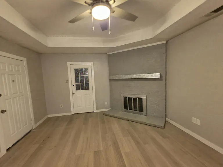 7501 April Ln #7501 — Photo 1