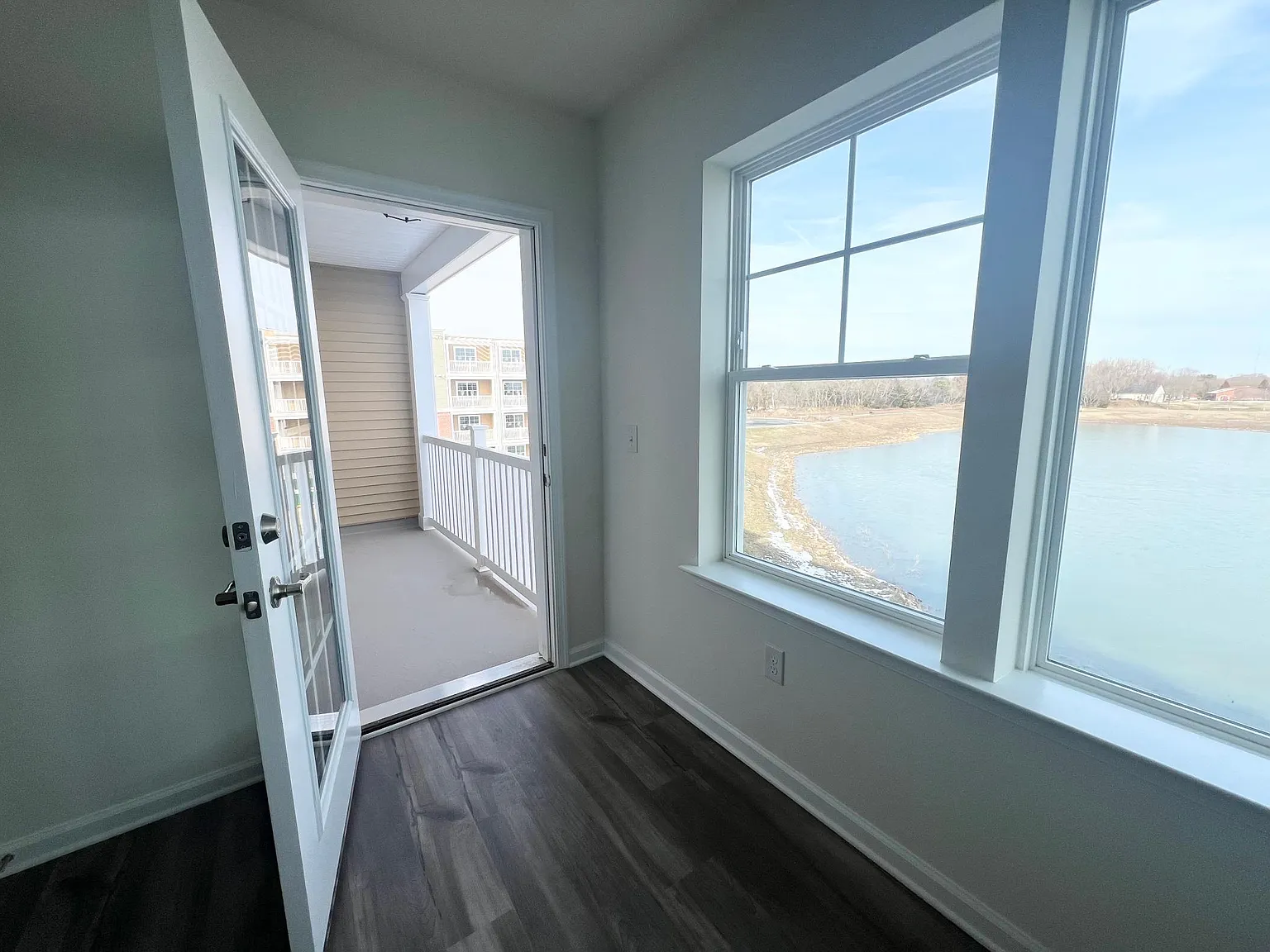 2 bed, 1272 sqft, $2,150 — Photo 2