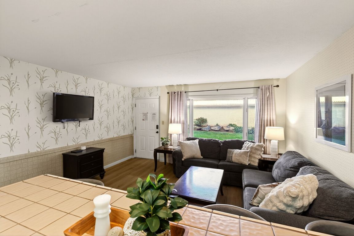 next background image