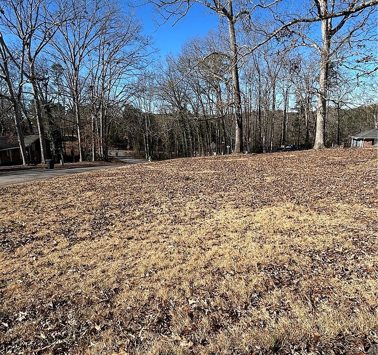 2nd image of 201 Fernwood Dr