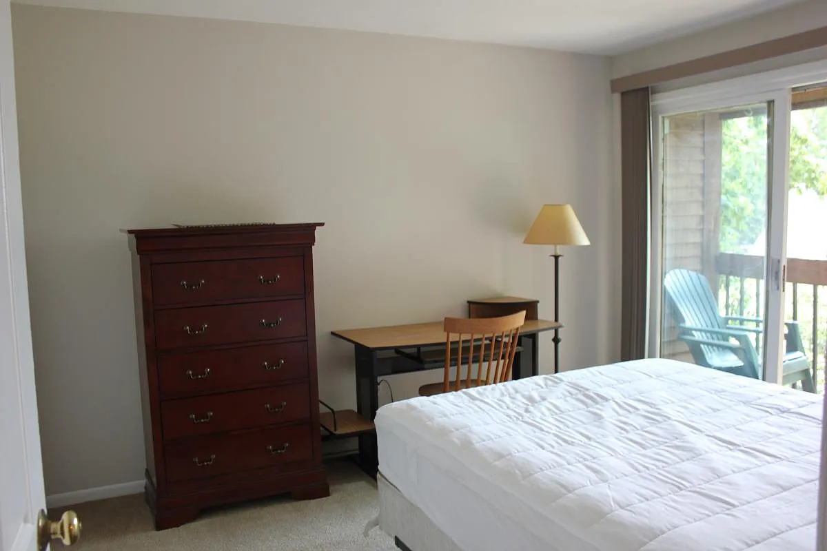 3 bed, 873 sqft, $3,000 — Photo 2