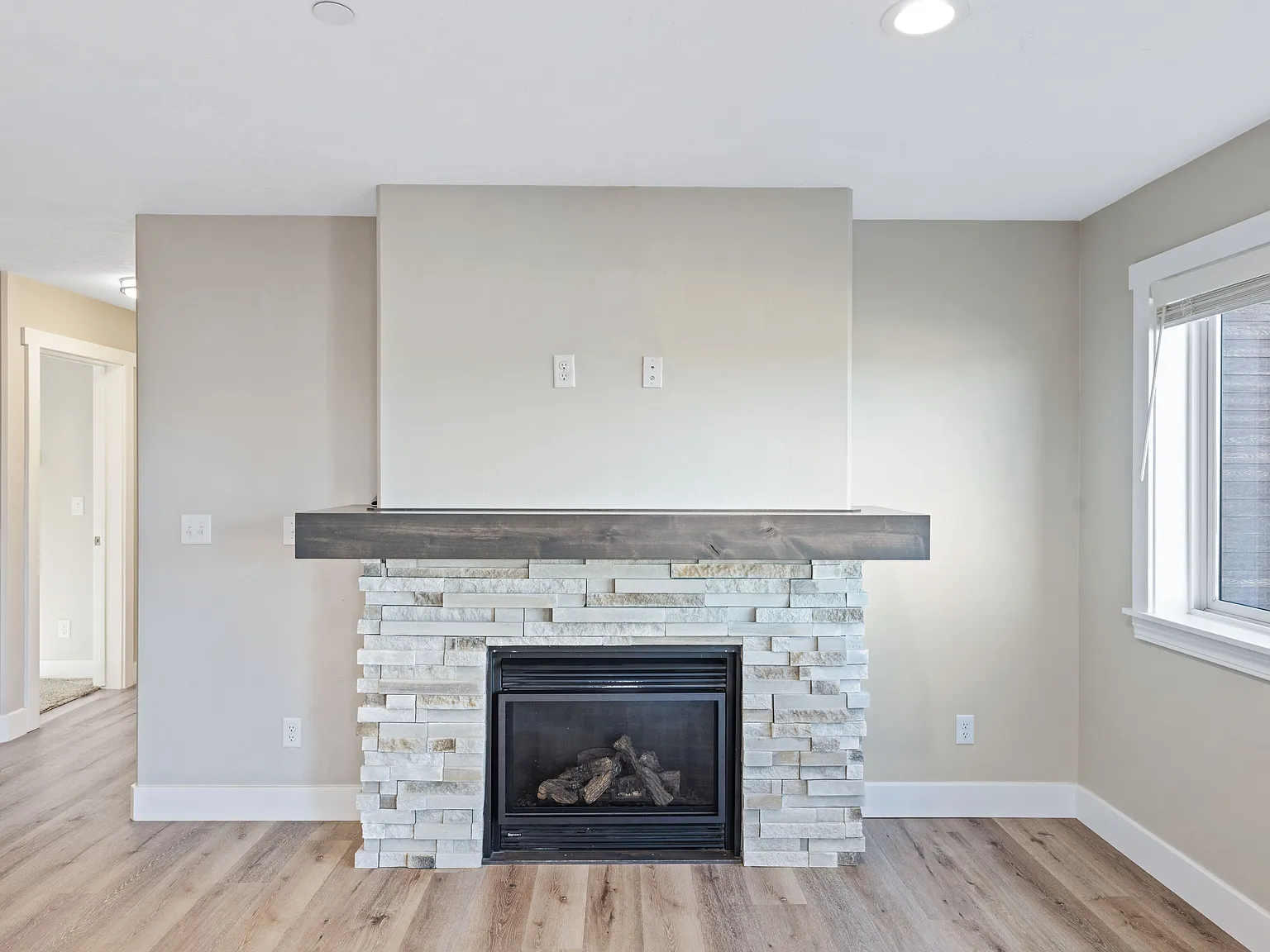 205 Lakewood Rd — Photo 3