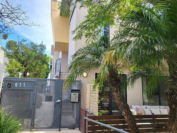2nd image of 811 11th St APT 4