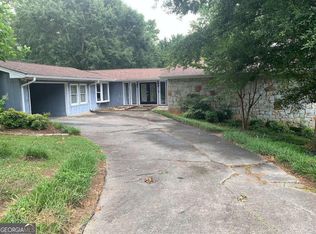 402 Emily Dr SW, Lilburn, GA 30047
