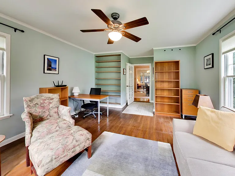 2624 Thayer St — Photo 14