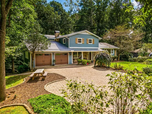 135 Dogwood Dr, Brevard, NC 28712