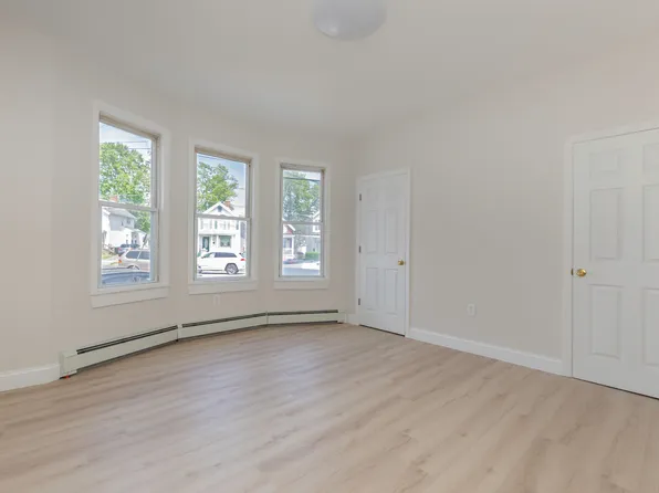 106 Winnikee Ave, Poughkeepsie, NY 12601