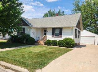 811 6th St SW, Pipestone, MN 56164