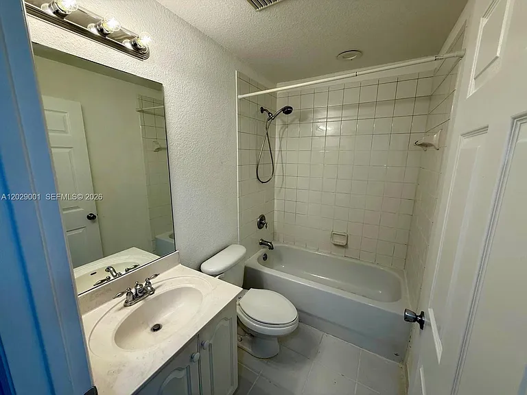 1934 SW 60th Ave — Photo 6