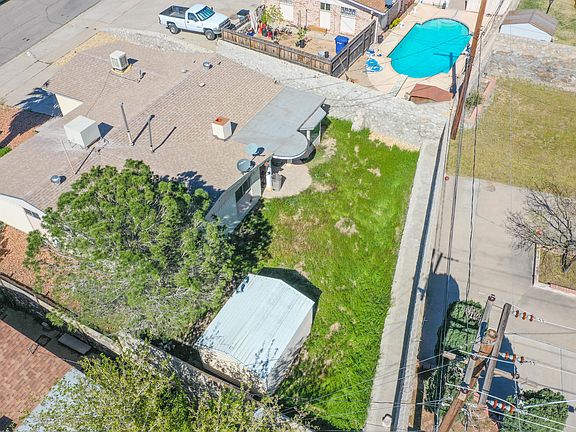 3rd image of 216 Vaudeville Dr