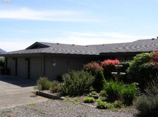 111 Seacliff Trl, Brookings, OR 97415