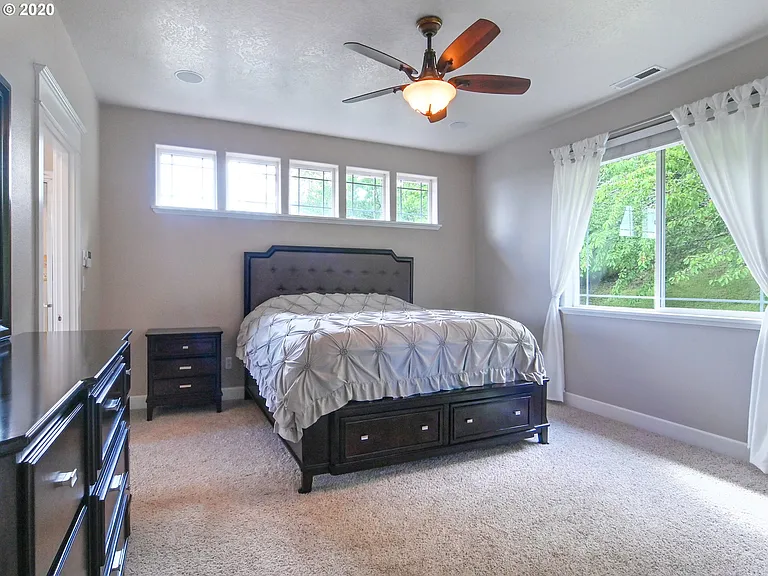 795 Queens Ave — Photo 8