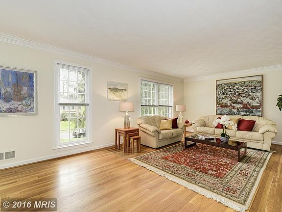 5th image of 7912 Charleston Ct