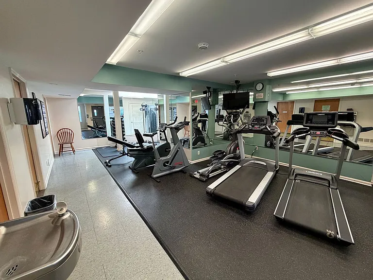 401 Waters Edge Dr — Photo 26