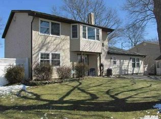 1095 Coates Ave, Holbrook, NY