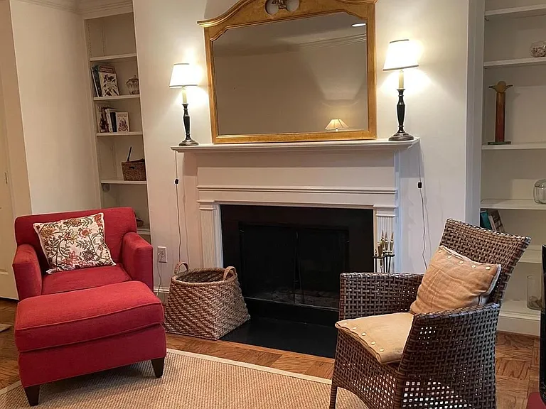 3221 Sutton Pl NW #B — Photo 1