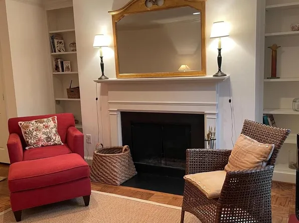 3221 Sutton Pl NW APT B, Washington, DC 20016