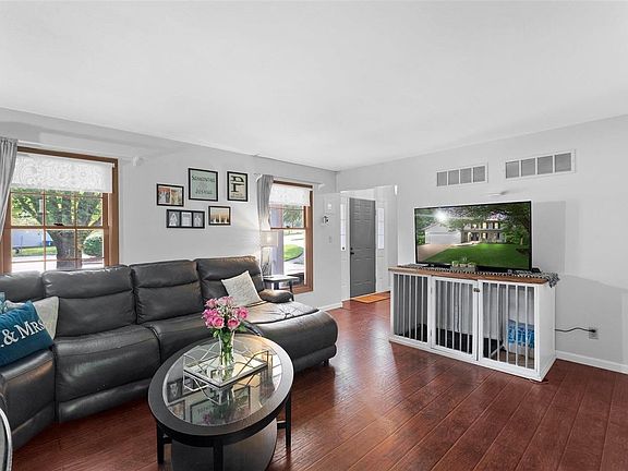 5th image of 1131 Martin Manor Pl