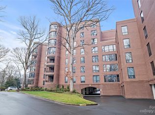 912 Cherokee Rd, Charlotte, NC 28207