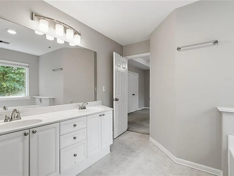218 Ranier Ct — Photo 23