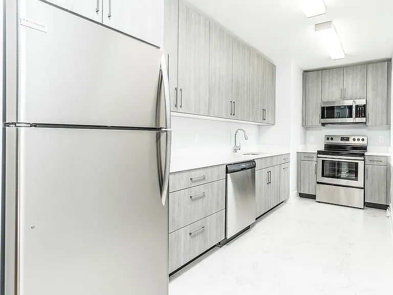 20-10 Seagirt Blvd — Photo 22