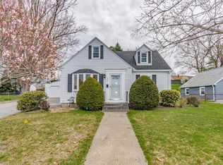 292 Frontenac St, Chicopee, MA 01020