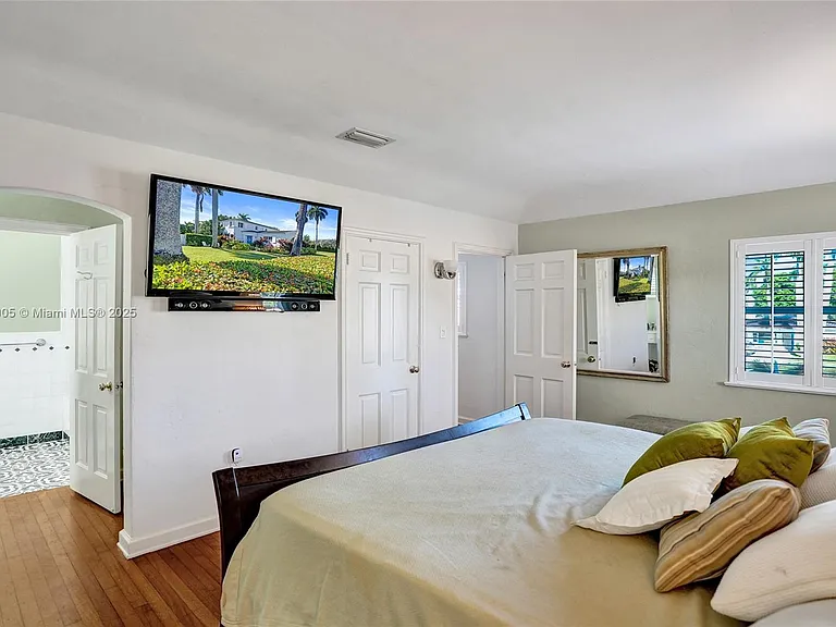 940 Hollywood Blvd — Photo 19