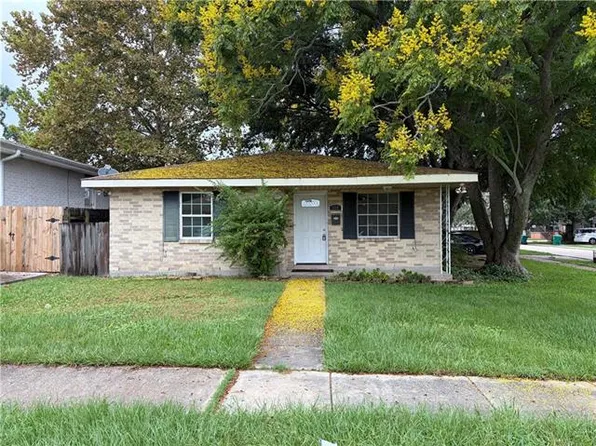 528 E Temple Pl, Kenner, LA 70065