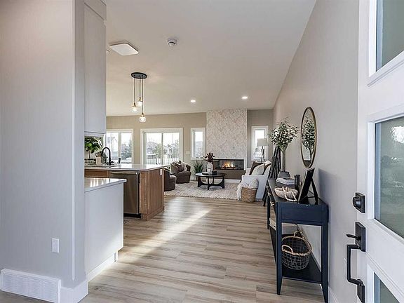 4th image of 111 W Sierra Rd SW