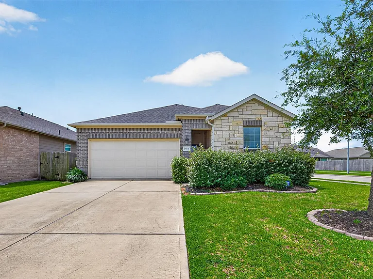 19031 Fulvetta Haven Way — Photo 1