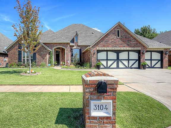 2nd image of 3104 Chesterfield Pl