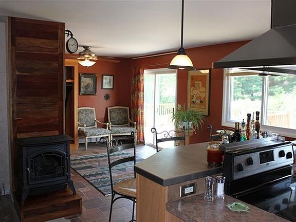 5th image of 6531 Belmont Ave NE