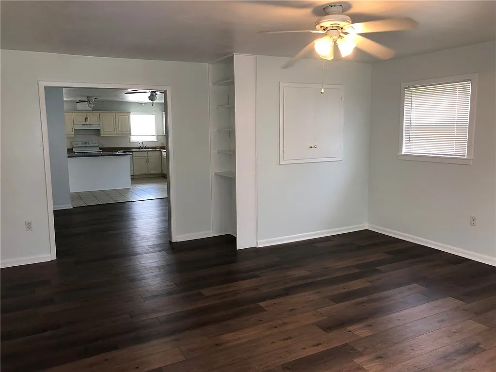 3 bed, 2132 sqft, $1,850 — Photo 3