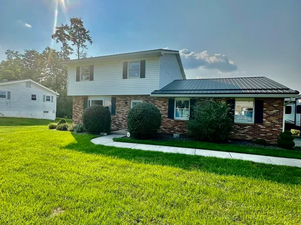 135 Aggie St, Hollidaysburg, PA 16648