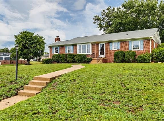 2nd image of 3811 Alston Ln