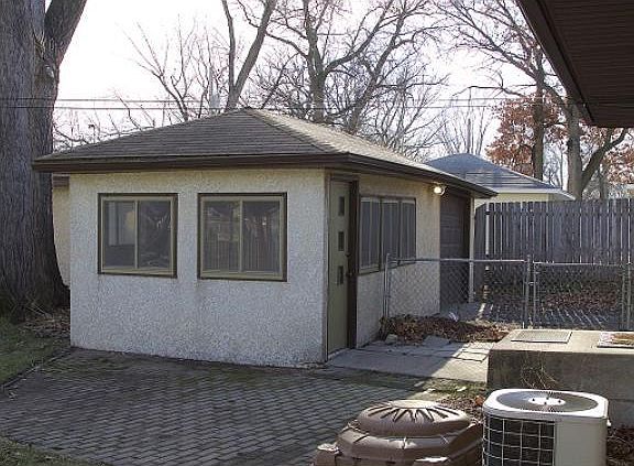 5th image of 5526 Vera Cruz Ave N