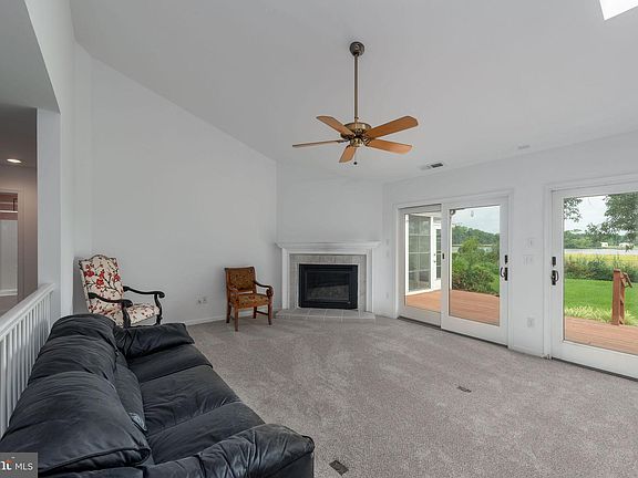 5th image of 140 Riverview Dr