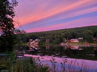 30 E Birch Rd, Oak Ridge, NJ 07438