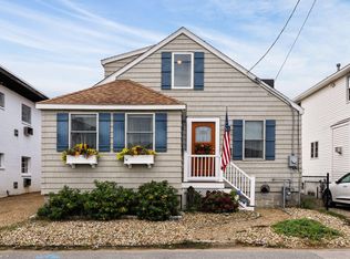 27 Hobson Avenue, Hampton, NH 03842