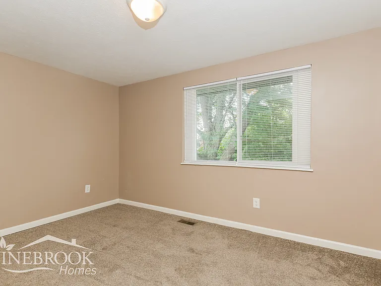 7649 Mount Hood Dr — Photo 12