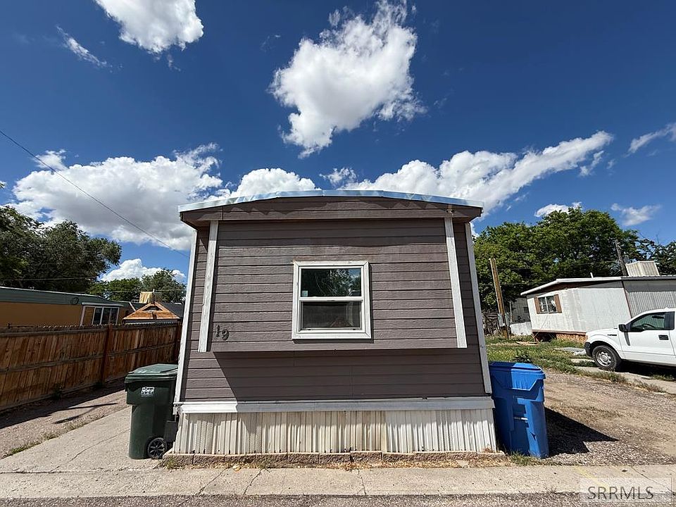 1st image of 1055 Wilson Ave Trailer 19