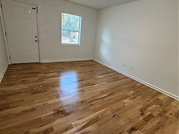 5th image of 5851 Lone Oak Dr SW